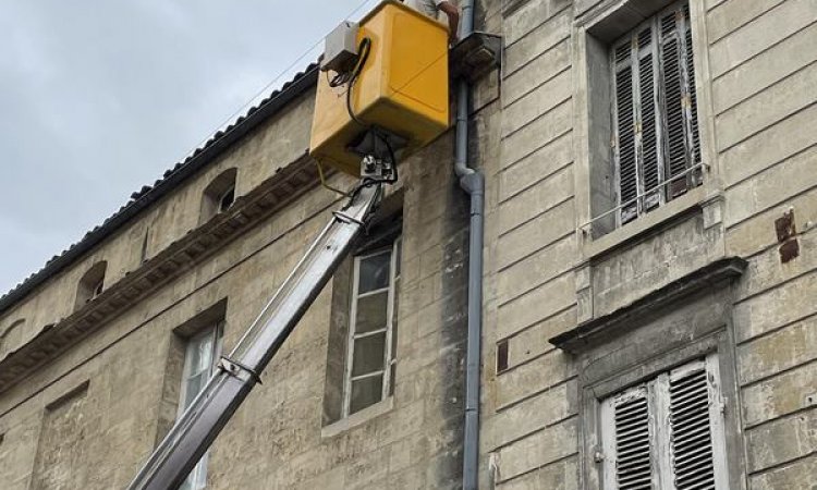 Travaux zinguerie rue St Catherine intervention camion nacelle - Bordeaux Caudéran - CASTAING COUVERTURE